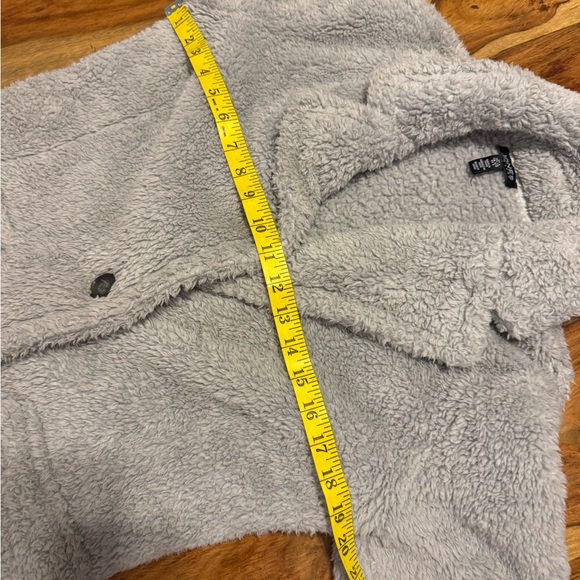 Jones fuzzy jacket used once size S - Picture 4 of 6